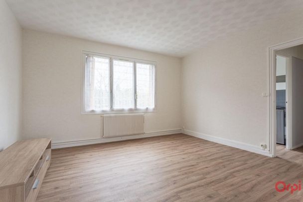 Location Appartement 4 pièces 62m² STE GENEVIEVE DES BOIS 91700 - Photo 1