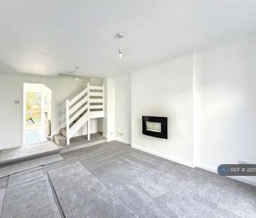 2 bedroom terraced house to rent - Photo 1