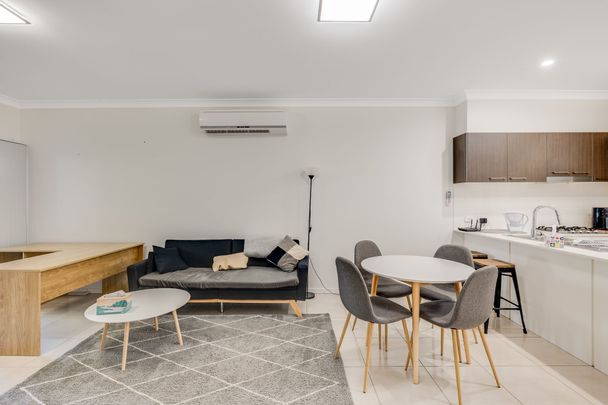 2/44 Wallace Street - Photo 1