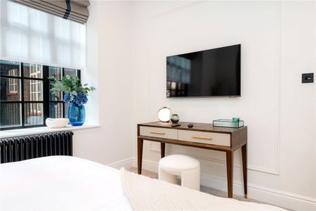 A three bedroom lateral apartment measuring approximately 1,429 square feet - Photo 2