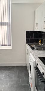 1st Floor, Room 2 - Photo 3