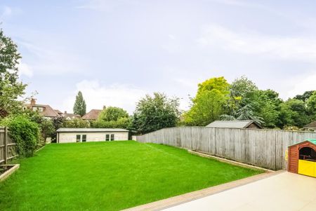 5 bedroom detached house to rent - Photo 3