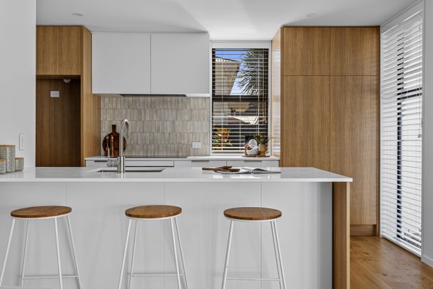 As New Executive 3-bedroom Townhouse in Merivale - Photo 1