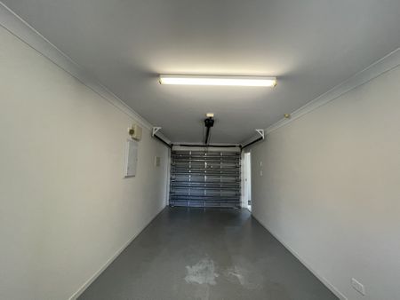 Ultra Modern and really close to beach - Photo 3