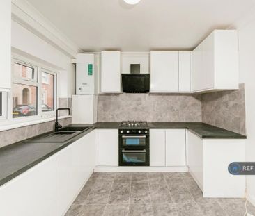 1 bedroom in a house share to rent - Photo 5