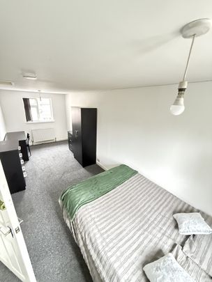 Room in a Shared House, Greenhill Road, LE2 - Photo 1