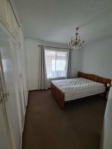 4-bedroom shared house / townhouse, Military Road - Photo 4