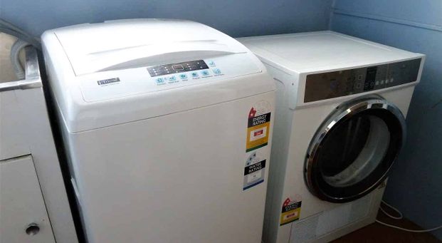 5 BEDROOM APARTMENT, for 2026, NEAR CAMPUS, TOWN - Photo 1