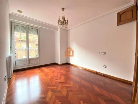 Piso de alquiler en Padre Isla, Centro Ciudad - Photo 2