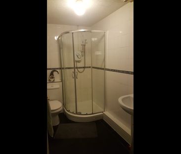 Room in a Shared House, Gerards Close, SE16 - Photo 5