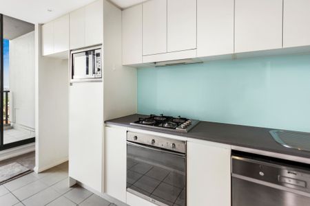 One Bedroom Apartment with Study - Photo 5