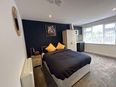 Studio to rent - Photo 3