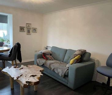 Woodley House, Woodley Green, OX28 - Photo 2