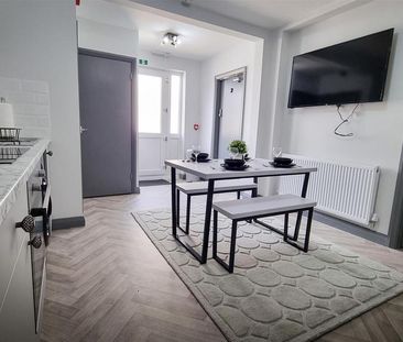 1 bedroom in a house share to rent - Photo 3