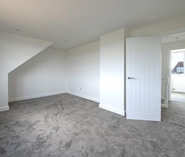 4 bedroom semi-detached house to rent - Photo 4
