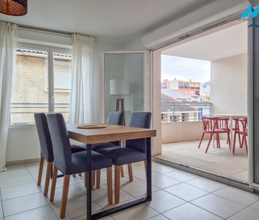 Location Appartement 2 pièces 51m² MARSEILLE 8ème - Photo 3