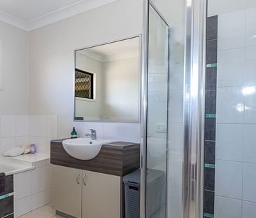 Family Home in Mount Louisa - Photo 6