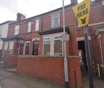 1 bedroom in a house share to rent - Photo 3