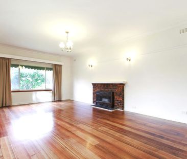 27 Daff Avenue, Hampton East VIC 3188 - House For Rent | Domain - Photo 2