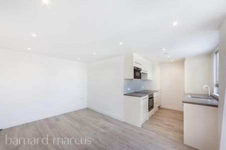 London Road, Sutton, Cheam - Photo 4