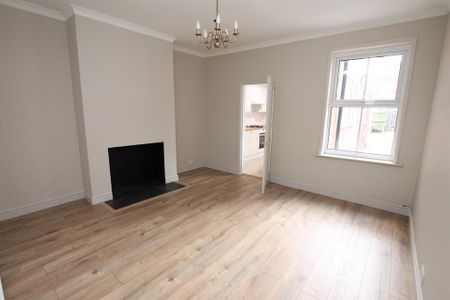 3 bedroom terraced house to rent - Photo 4