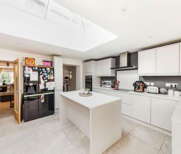 3 bedroom semi-detached house to rent - Photo 6