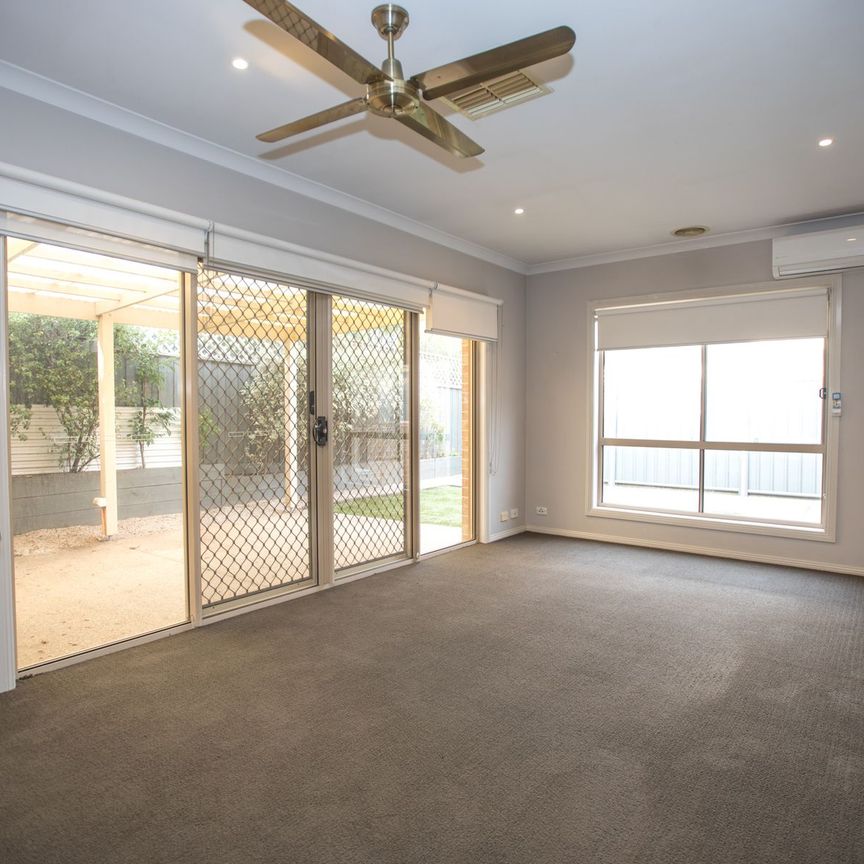 MAGNIFICIENT MAIN - Photo 1