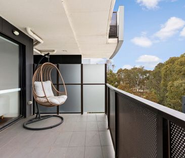 Furnished | Contemporary Living in a Quiet, Convenient Pocket - Photo 5