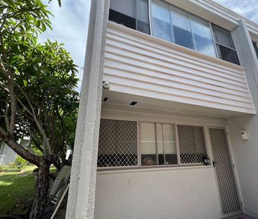 12/9 Weemala Street, 4217, Chevron Island Qld - Photo 6