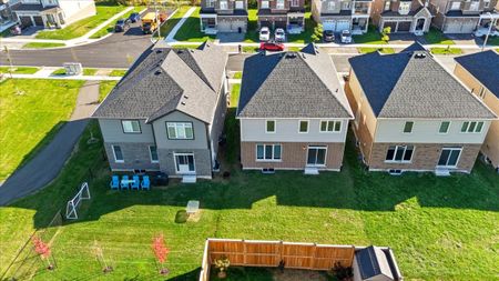 For Lease - 643 Lemay Grove, Peterborough, Ontario - Photo 5