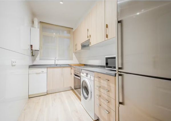 Calle de Pilar de Zaragoza, Madrid, Community of Madrid 28028