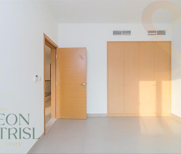 Single Row 3BR Type A Near Park and Pavillion - Photo 1