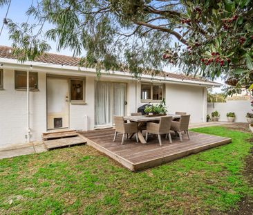 Beautifully renovated home in peaceful location - Photo 5