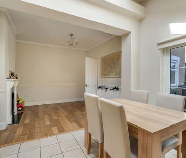 3 bedroom semi-detached house to rent - Photo 2