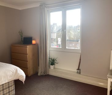 Room in a Shared Flat, Streatham, SW16 - Photo 1