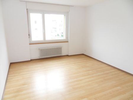 4.5 Zimmer, 80 m², 1. Stock - Photo 4
