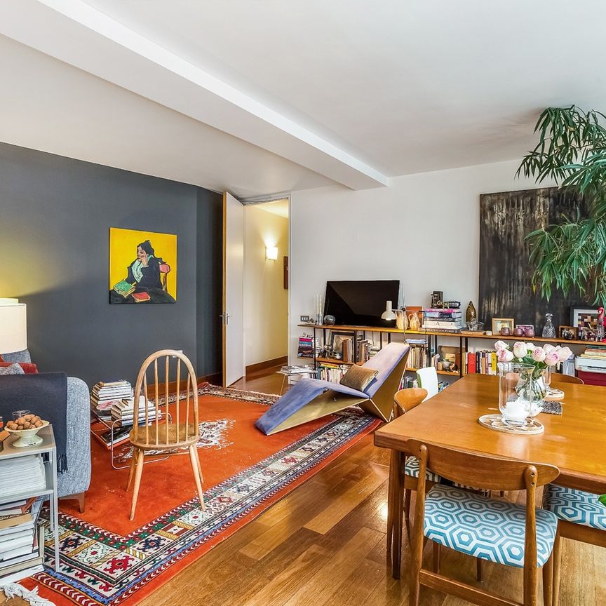 2 Bed Flat, Ironmonger Row, EC1V - Photo 1