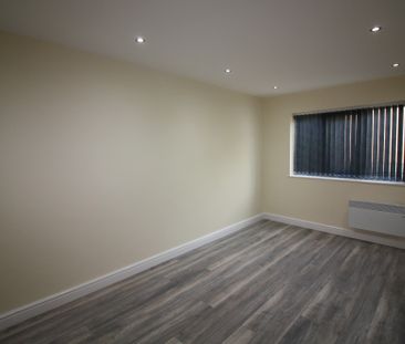 Jubilee House, Leeds, LS7 - Photo 4