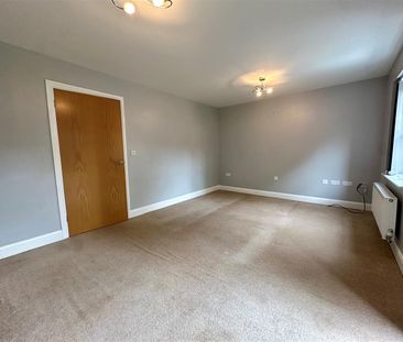 Cochran Avenue, Chippenham, SN15 - Photo 1