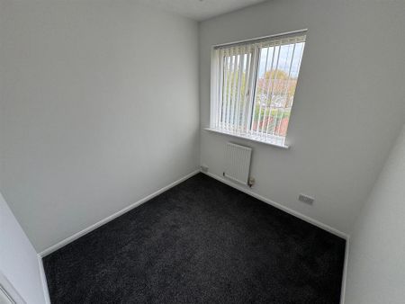 3 bedroom end of terrace house to rent - Photo 4