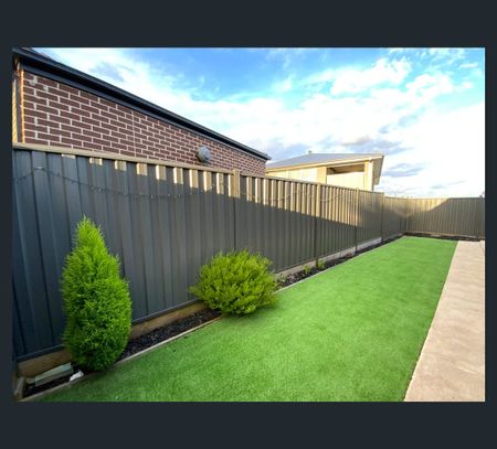 34 Annapurna Cres, Truganina, Vic 3029 - Photo 3