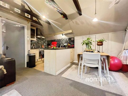 1 bedroom flat to rent - Photo 1