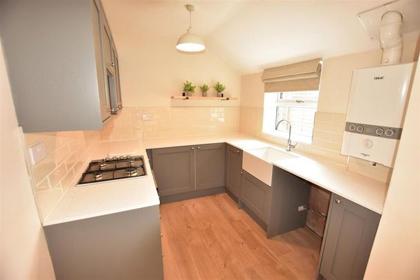 2 bedroom terraced house to rent - Photo 1