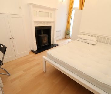 Room in a Shared House, Melrose Avenue, NW2 - Photo 3