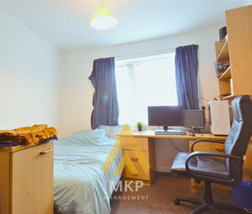 4 bedroom flat to rent - Photo 6