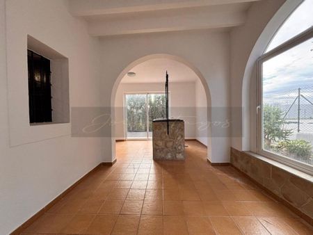 3 room exclusive cottage for rent in San Jose, Spain - Photo 5