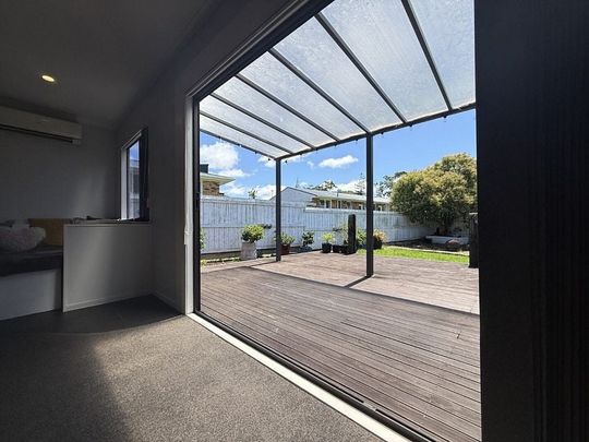 Neat as a Pin! - Photo 1