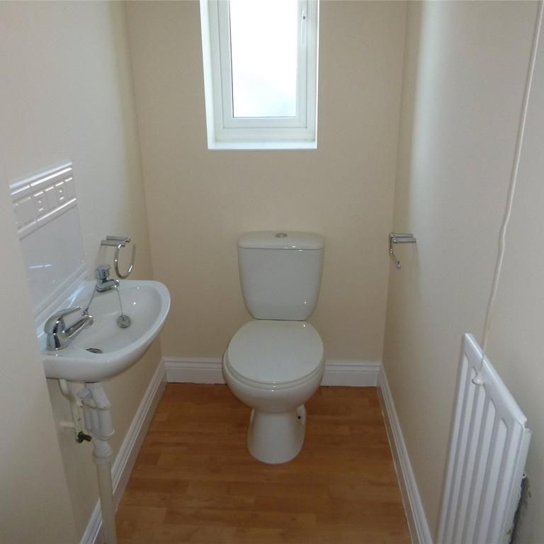 2 bedroom terraced house to rent - Photo 1