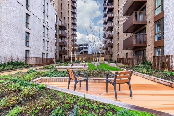 3 bedroom flat to rent - Photo 1