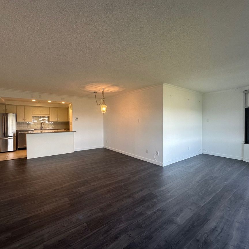 For Lease - 1300 Bloor Street Unit# 905, Mississauga, Ontario - Photo 1